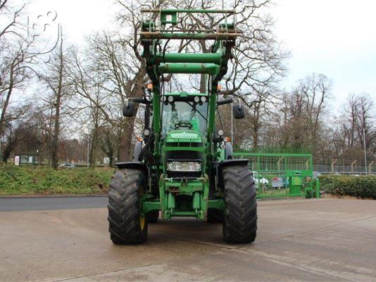 PoulaTo: 2005 John Deere 6910