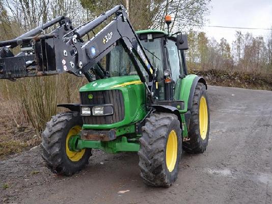 John Deere 6220