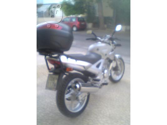 PoulaTo: HONDA CBF 250 '04