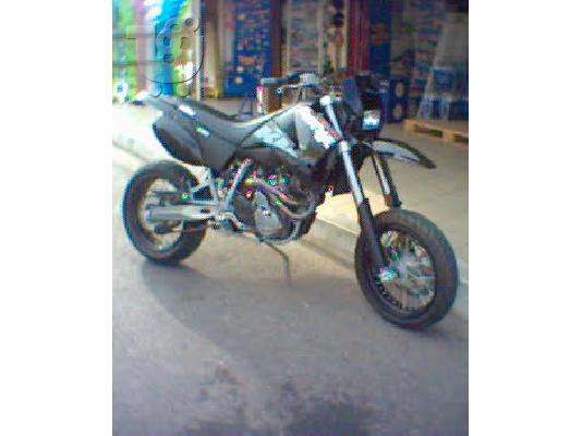 PoulaTo: KTM LC4 640 Supermoto '03