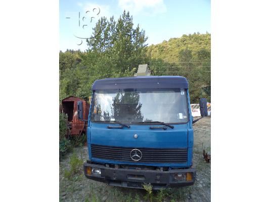 Φορτηγό Mercedes-Benz 1117 με γερανό και ανατροπή