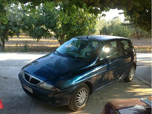 PoulaTo: LANCIA YPSILON '11