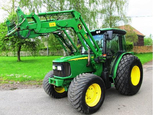 John Deere 5515