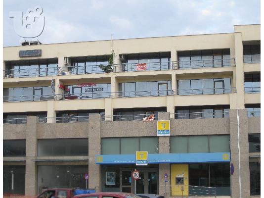 Έξι γραφεία, συνεχόμενα ανά δύο, μαζί ή μεμονωμένα στη Θεσ/νίκη...