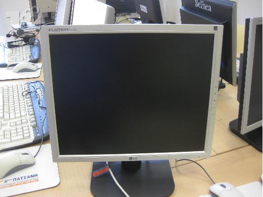 PoulaTo: HY station: LCD LG + VeroPC Athlon 64 - 80GB HD + mouse/keyboard + ακουστικά με μικρόφωνο
