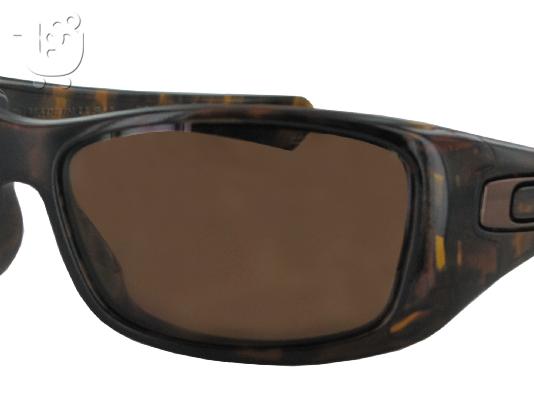 PoulaTo: Oakley hijinx