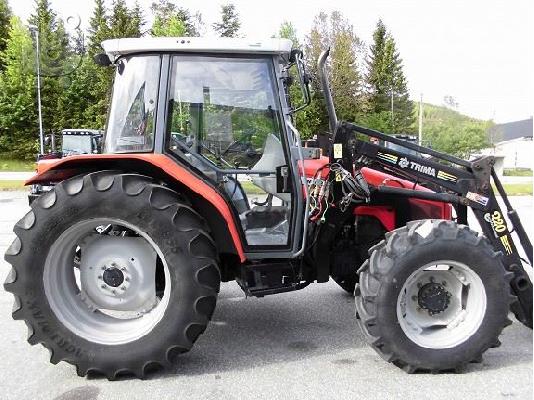 PoulaTo: 2004 Massey Ferguson 4245