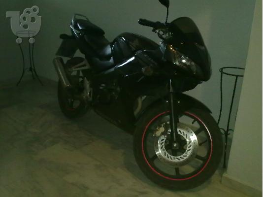 PoulaTo: HONDA CBR 125 R '08