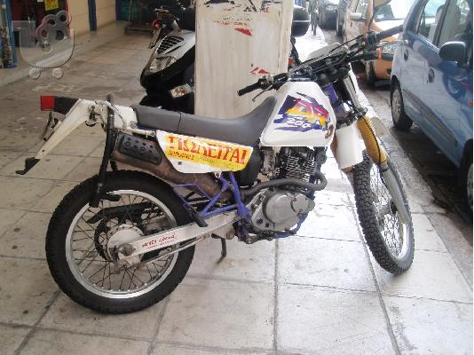 PoulaTo: SUZUKI DR 250 S '97