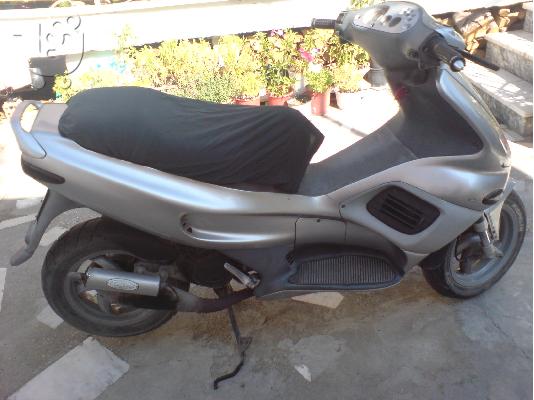 PoulaTo: GILERA Runner 50; SP; PJ '00