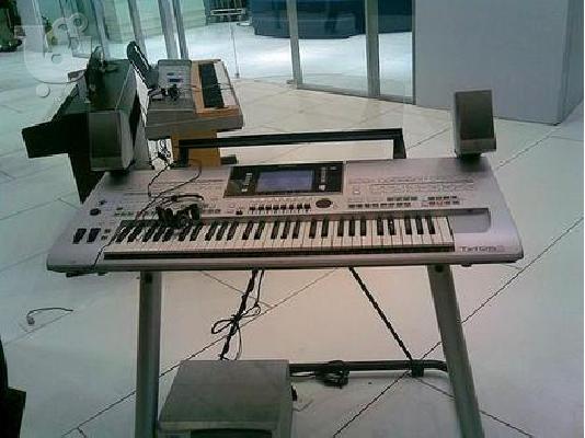 Yamaha Tyros 4 61-Key Arranger Workstation Keyboard