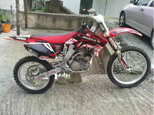 PoulaTo: HONDA CRF 250 R '06