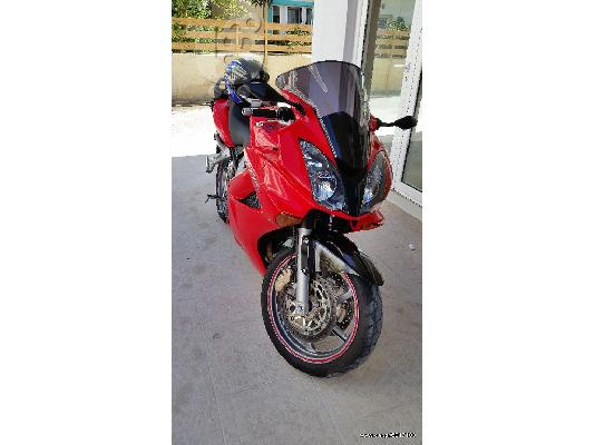 PoulaTo: HONDA VFR 800 '06