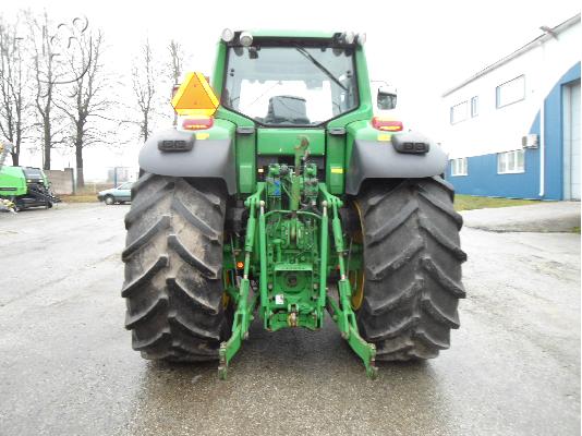 John Deere 7530