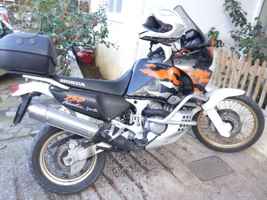 PoulaTo: HONDA XRV 750 Africa Twin '02