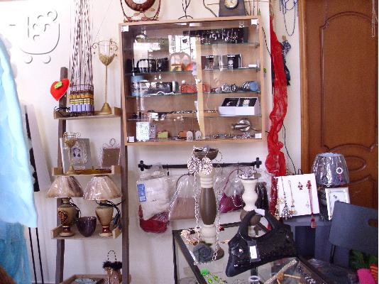 PoulaTo: EΞΟΠΛΙΣΜΟΣ ΚΑΤΑΣΤΗΜΑΤΟΣ ΔΩΡΩΝ