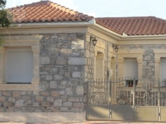 PoulaTo: ΠΕΤΡΙΝΗ ΜΟΝΟΚΑΤΟΙΚΙΑ ΣΤΟ ΒΟΛΟ - 150000 €
