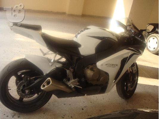 PoulaTo: HONDA CBR 1000 RR Fireblade '08