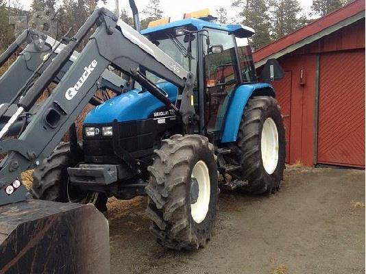 PoulaTo: 2003 New Holland TS 110