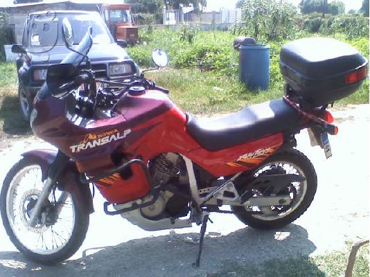 PoulaTo: HONDA XL 600 V Transalp '05